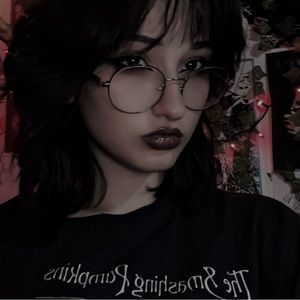 Meet your Posher, Amira